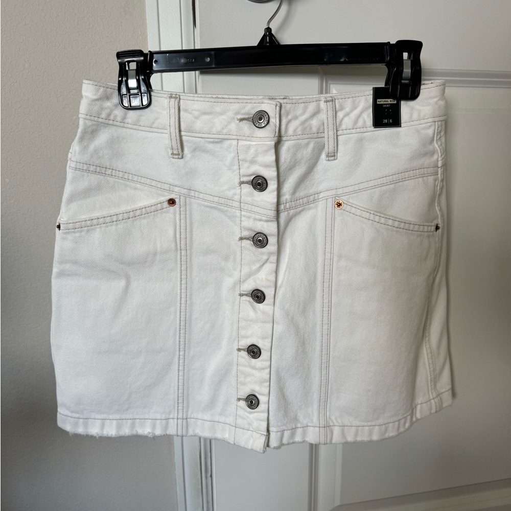 Women’s Abercrombie & Fitch white denim skirt